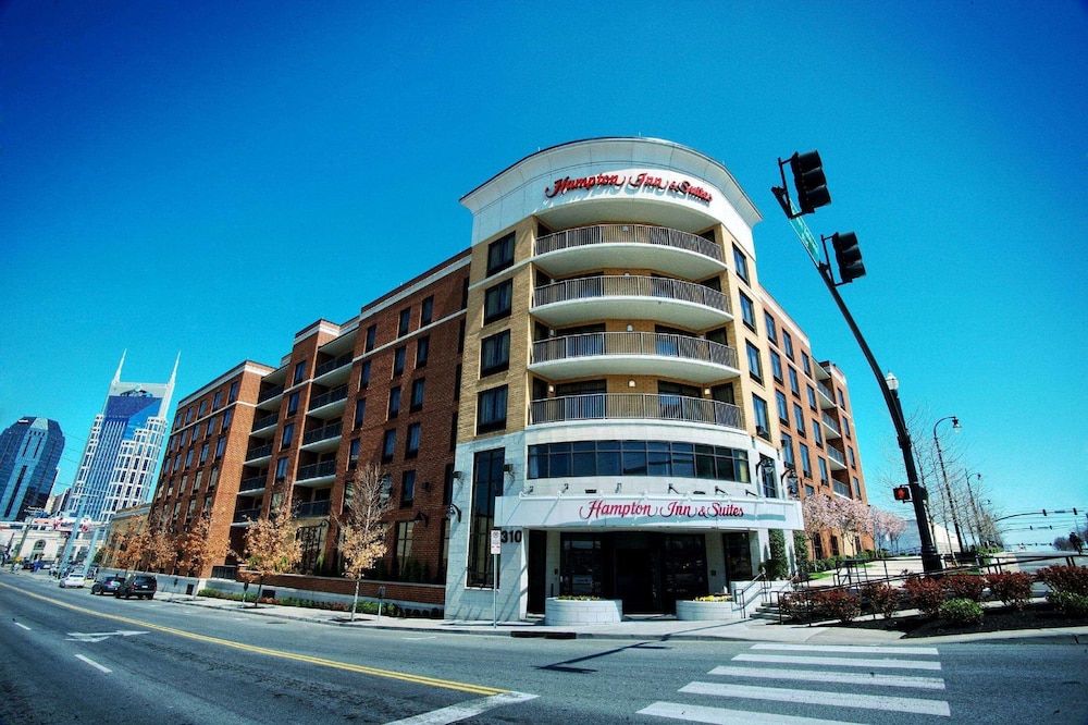 Hampton Inn & Suites Nashville Downtown - photo 70