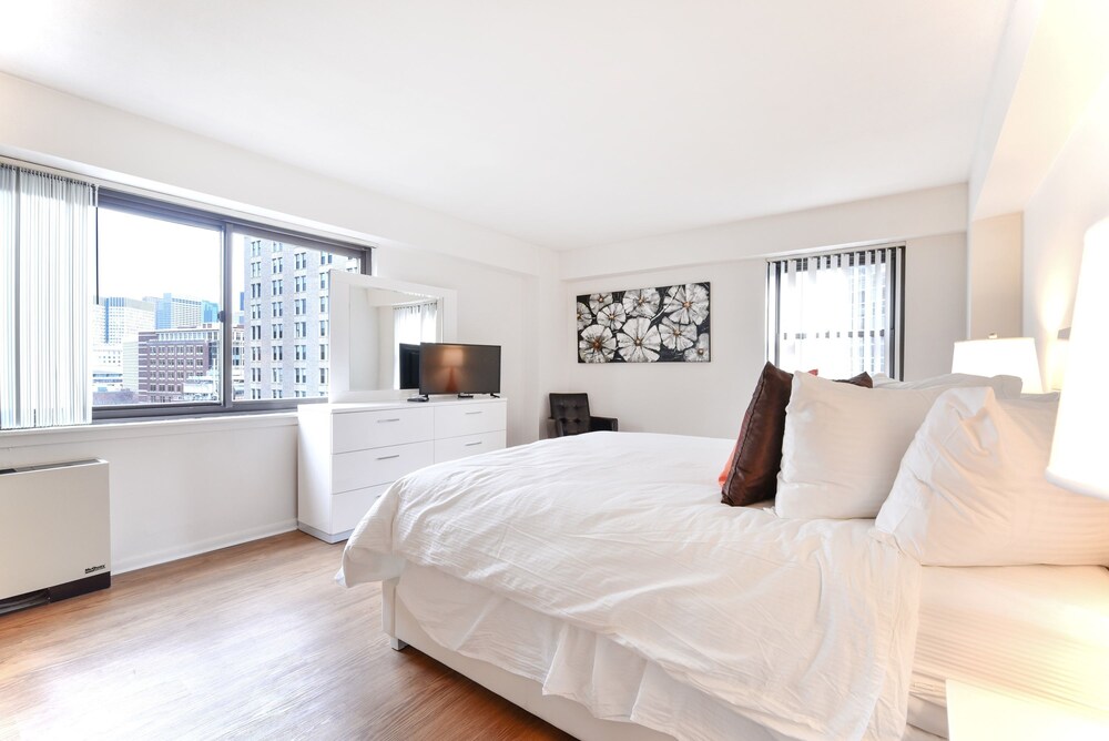 Global Luxury Suites At Emerson Place - photo 7