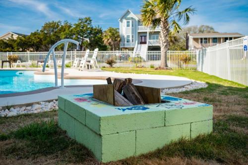 Mermaid Manor by Oak Island Accommodations - photo 41
