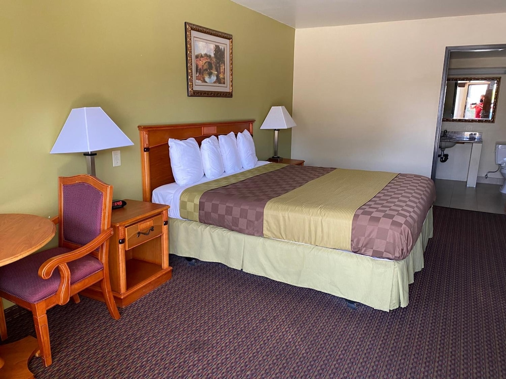 Chariot Inn Glendale Pasadena - photo 11