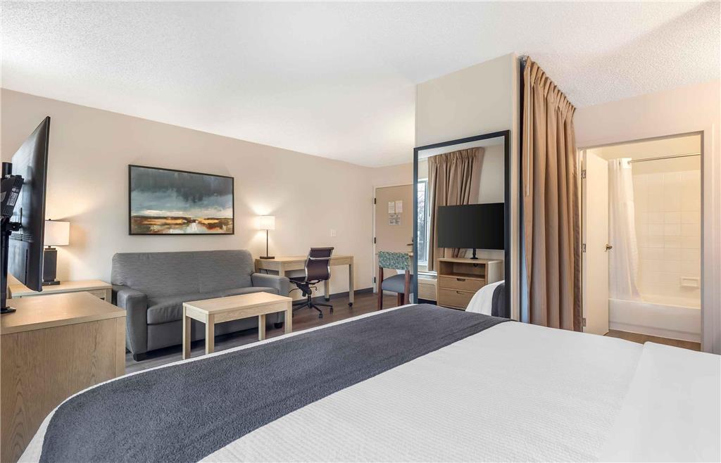 Extended Stay America Suites Carlsbad Village by the Sea - photo 33