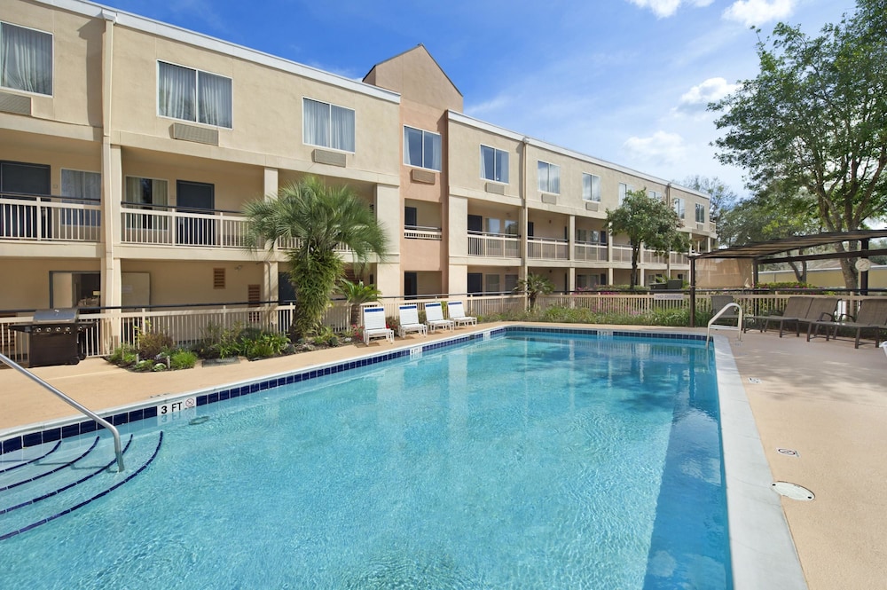 Baymont By Wyndham Gainesville I 75 - photo 12
