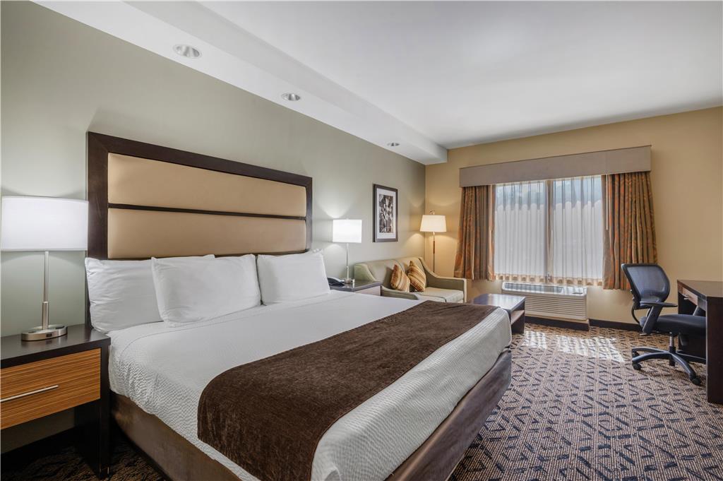 Best Western Plus College Park Hotel - photo 30