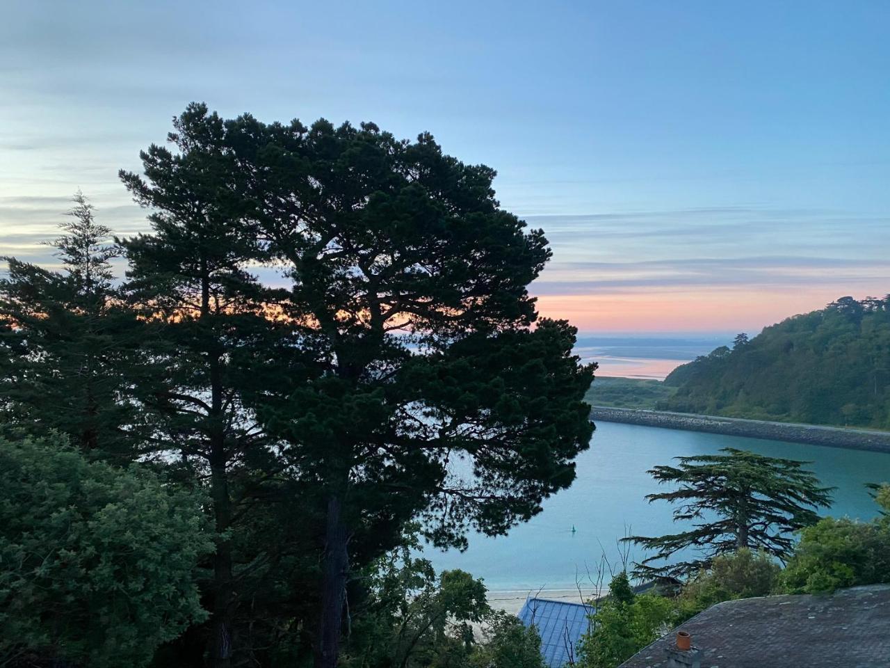 Vue mer Bretagne Villa d'architecte — 4-Star Luxury Hotel in Plerin, France