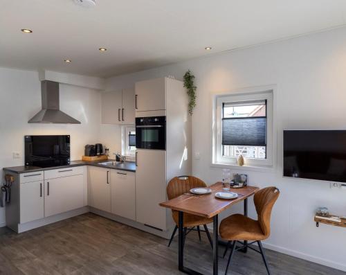 At Sea Zoutelande Nieuwstraat 15a — Zoutelande