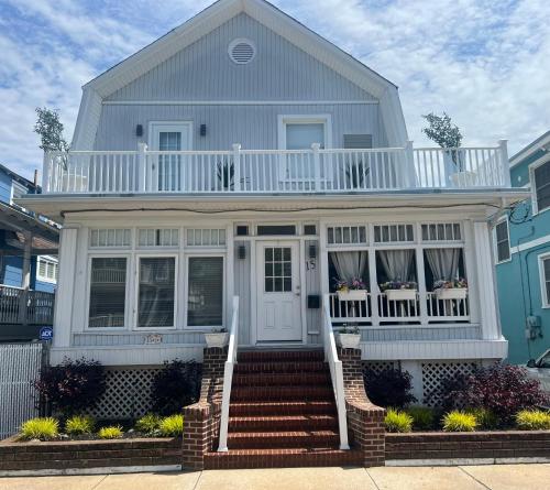 Sunshine House — 4-Star Luxury Hotel in Ventnor City, United States