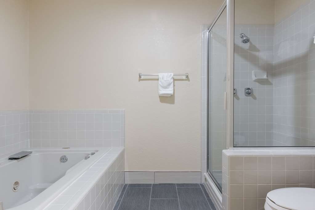 Quality Inn Magnolia - photo 13