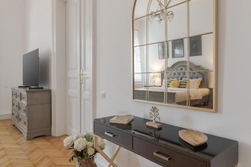 Unique Experience At Rimanóczy Palace Oradea — Oradea — photo 2