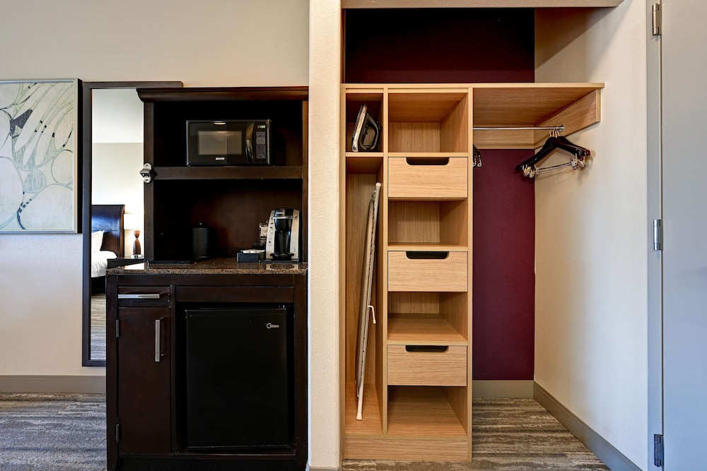 Hilton Garden Inn San Bernardino - photo 15