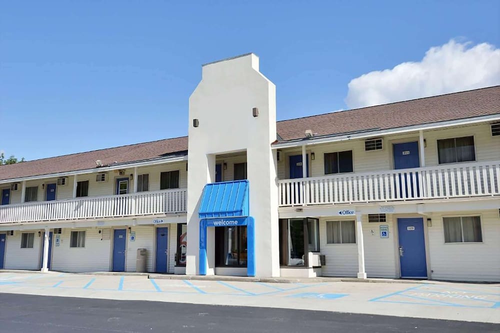 Travelodge By Wyndham Brattleboro Vt — hotel in Brattleboro