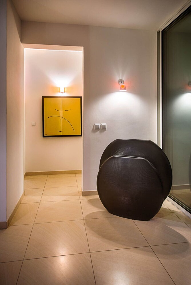 Tintamarre in Unknown City, Saint Martin