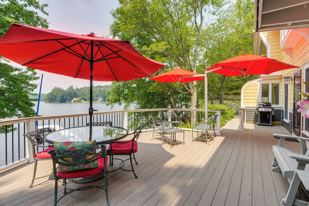 Vibrant Sterling Lakefront Lodge with Kayaks — 4-Star Luxury Hotel in Berlin, United States