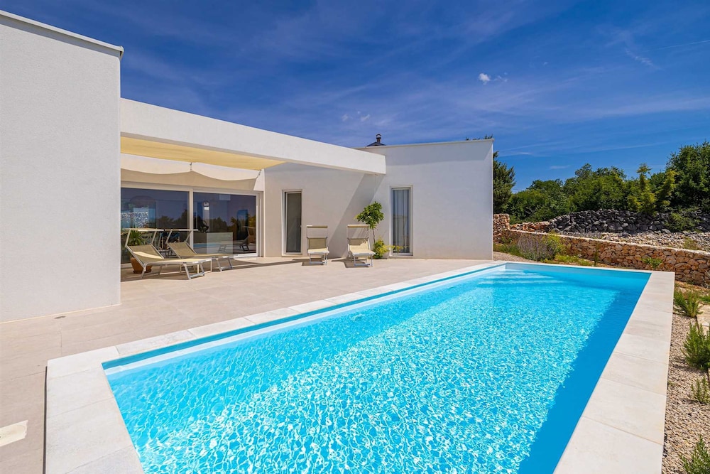 Villa Menta Iv — 4-Star Luxury Hotel in Krk, Croatia