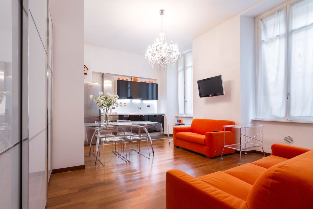 Hintown Via Porta — 4-Star Luxury Hotel in Como, Italy
