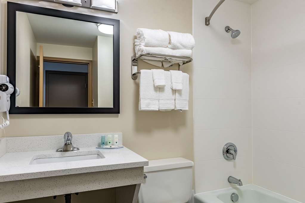 Quality Inn Bucyrus North - photo 19