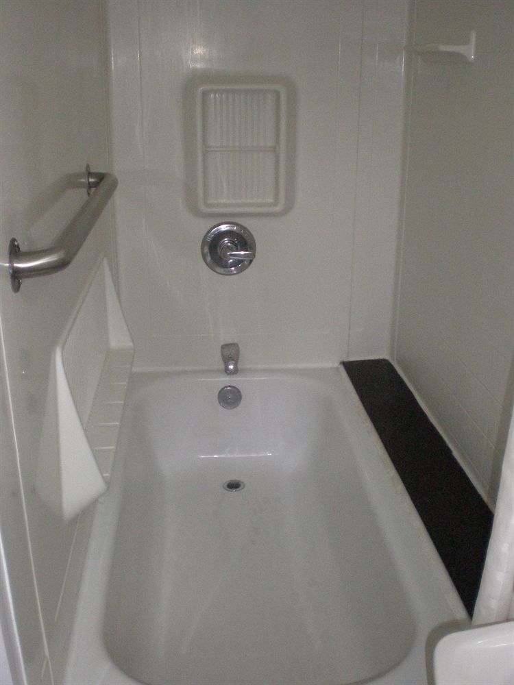 Quail Run Motor Inn - photo 5