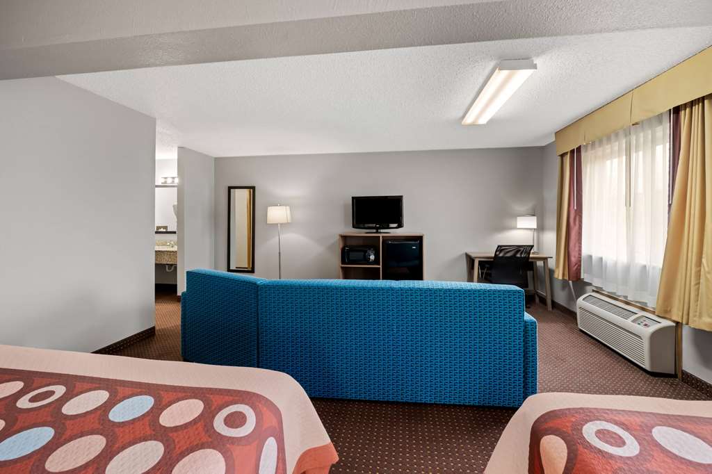Super 8 by Wyndham Waverly - photo 27