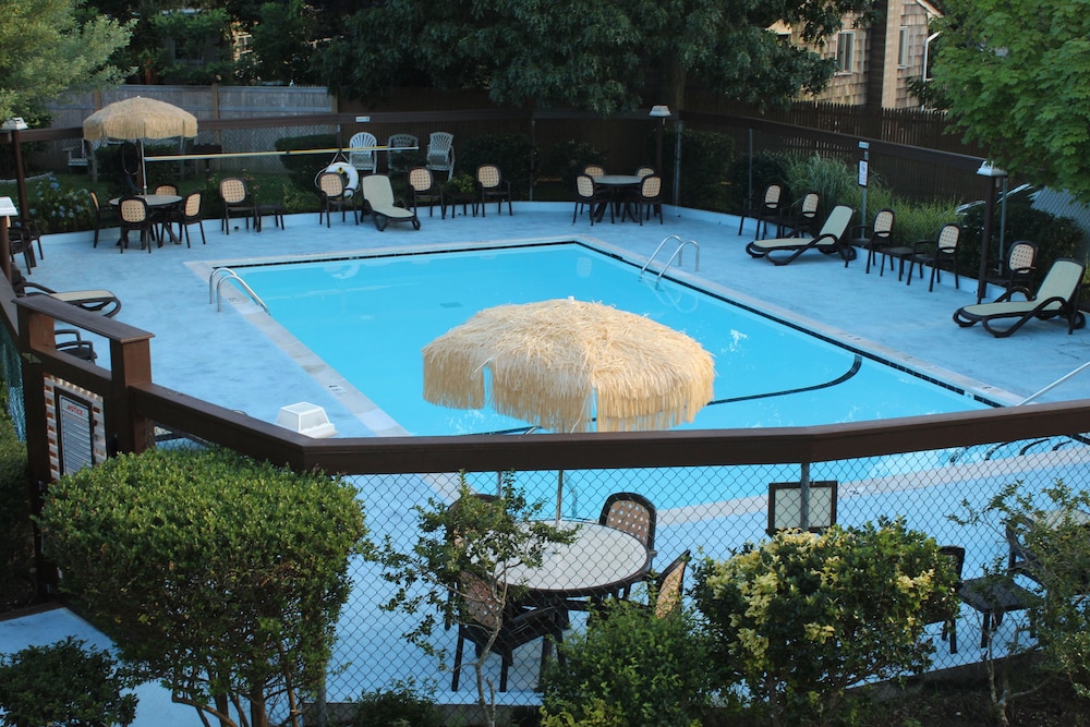 Kenny's Tipperary Inn - photo 16