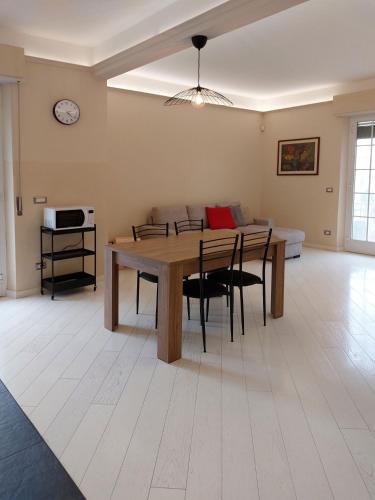 Redipuglia 76 vicino a ospedale e spiaggia — 4-Star Luxury Hotel in Genoa, Italy