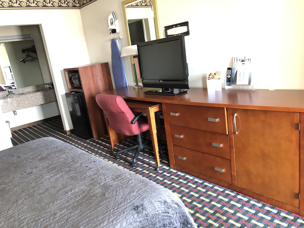 Howard Johnson by Wyndham Perry GA - photo 8