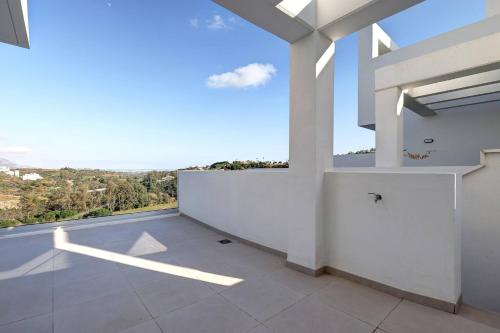 085 Modern Apartment In Trendy La Cala Golf Resort — Malaga