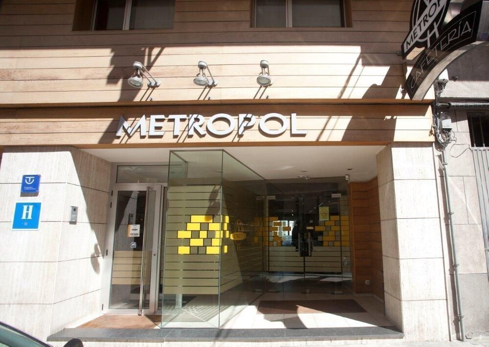 Metropol by Carris in Lugo, Spain