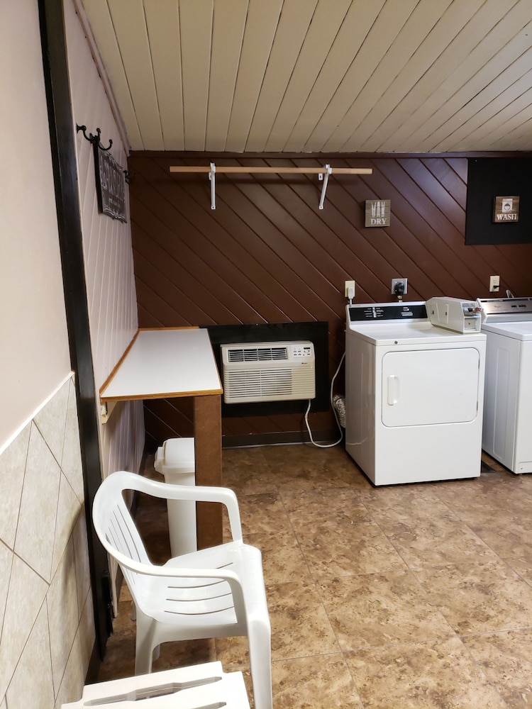 Super 8 by Wyndham North Platte - photo 52