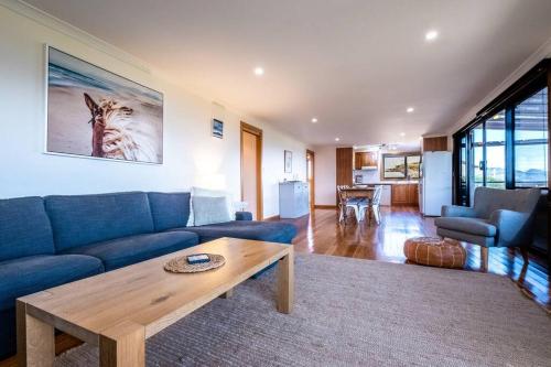 Blue Waves - carbon neutral hotel in Coles Bay