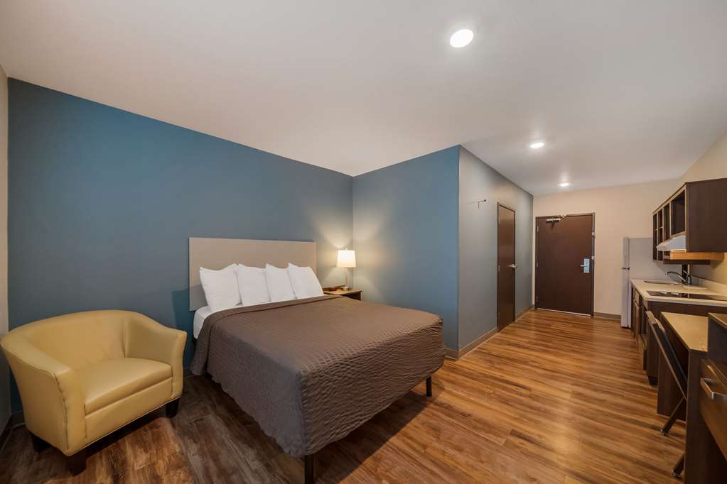 WoodSpring Suites Wesley Chapel Tampa - photo 9