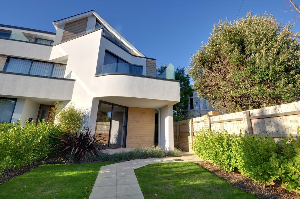 6 Sandbourne — Bournemouth — photo 2