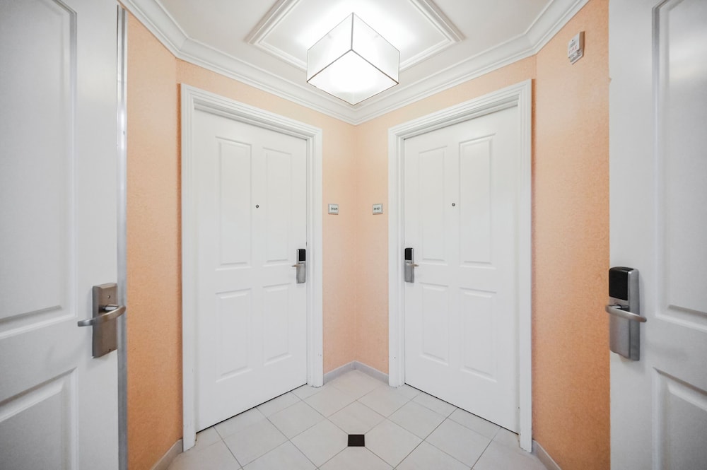 StripViewSuites at Signature - photo 71