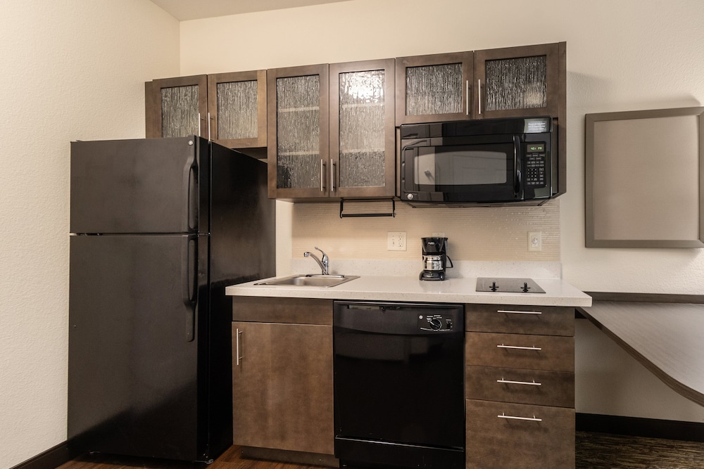 Candlewood Suites Portland Airport by IHG - photo 38