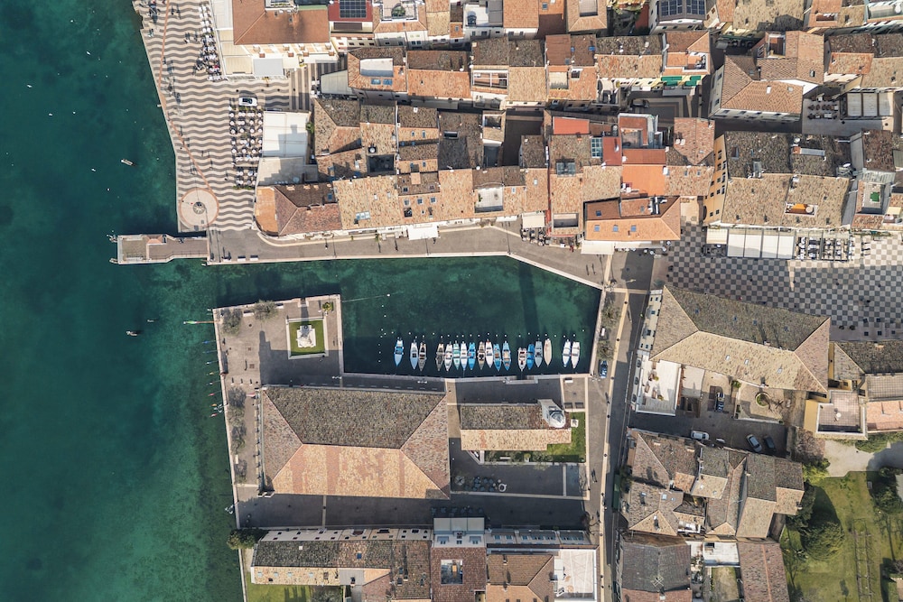 Hotel Alla Grotta in Lazise, Italy