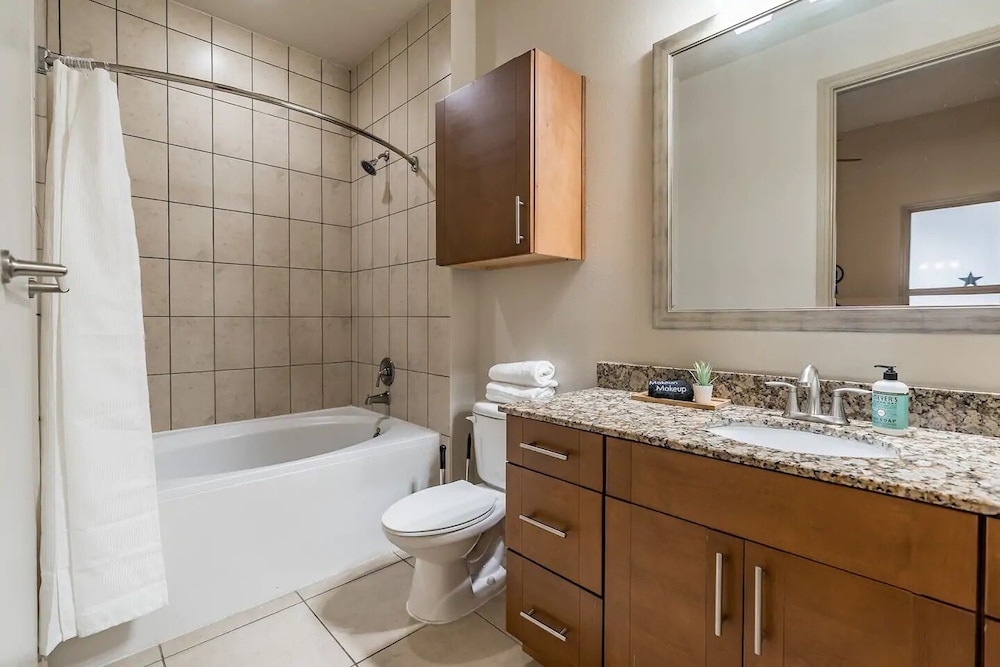 The Luxury Suites of Houston - photo 15