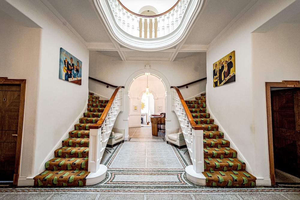 Leverhulme Hotel — 4-Star Luxury Hotel in Birkenhead, United Kingdom