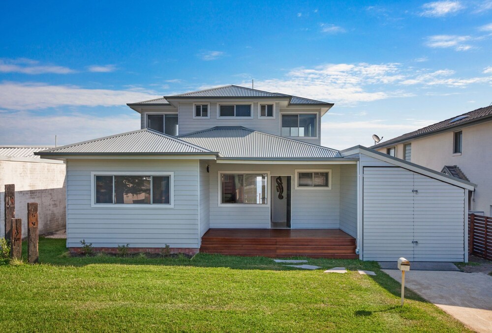 Elanora Ocean St No 8 — 4-Star Luxury Hotel in Anna Bay, Australia