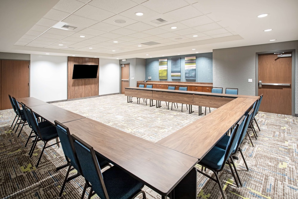 Hampton Inn & Suites Watsonville - photo 45