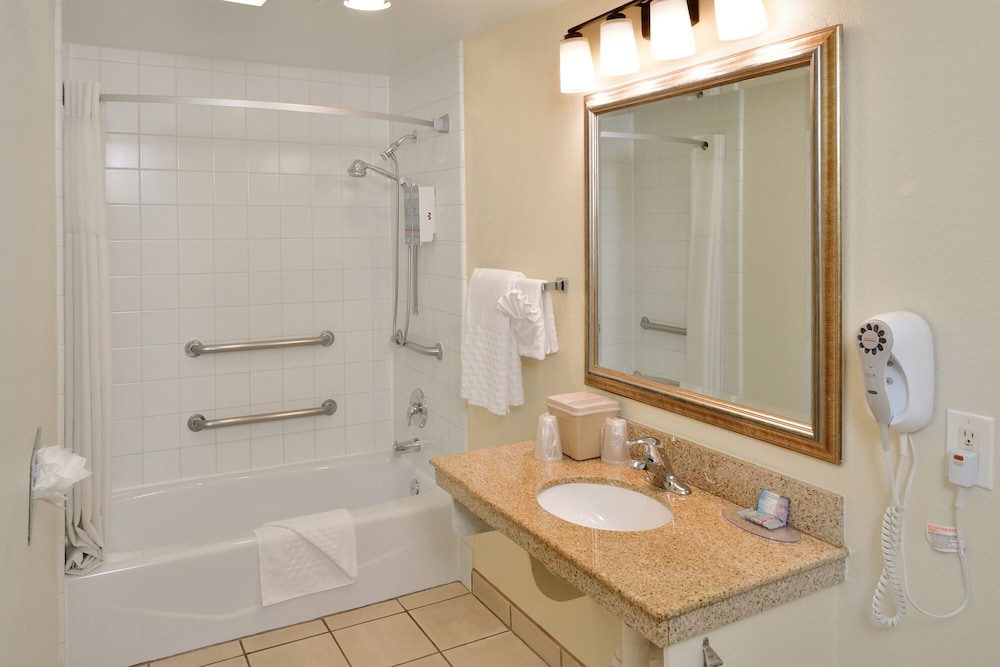 Lamplighter Inn & Suites at SDSU - photo 55
