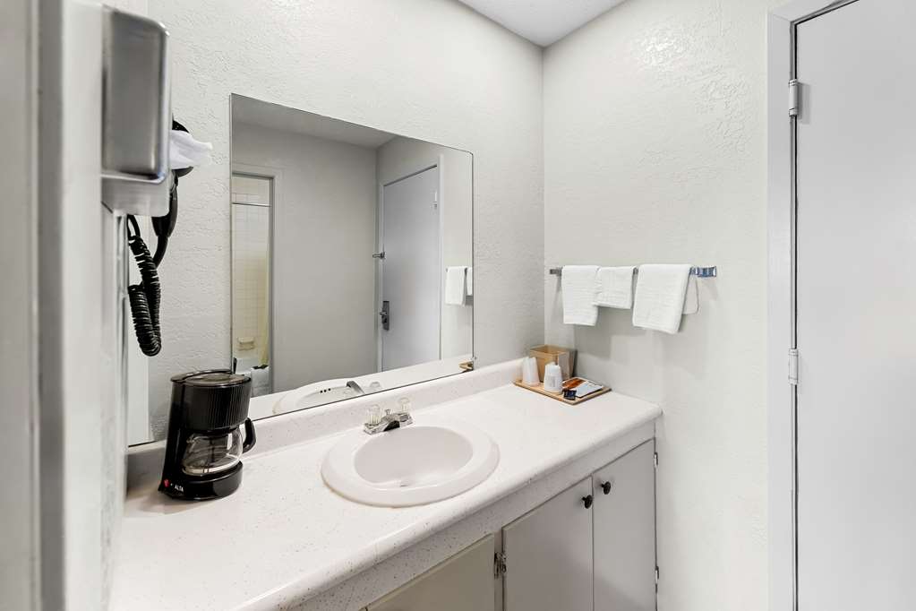 Americas Best Value Inn Marion OH - photo 25