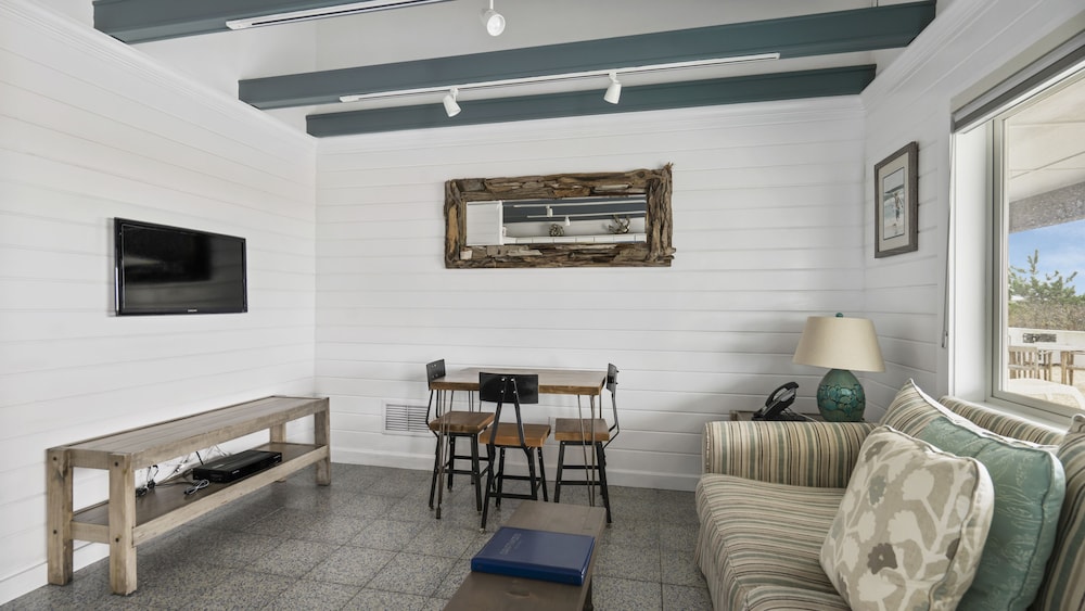 Driftwood Resort - photo 178