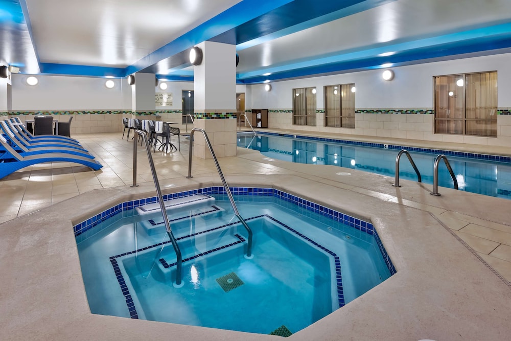 Hampton Inn & Suites Flint Grand Blanc - photo 25