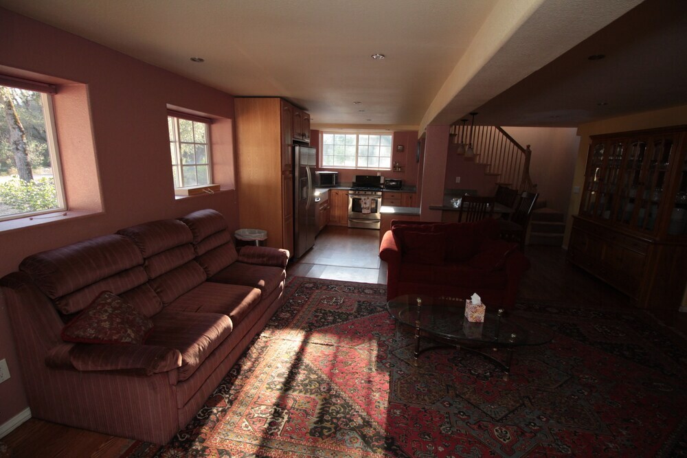 Bird Watcher Inn - carbon neutral hotel in Julian