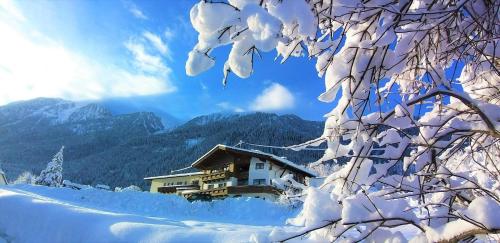 Ferienhaus Alpina Ötztal — 4-Star Luxury Hotel in Sautens, Austria