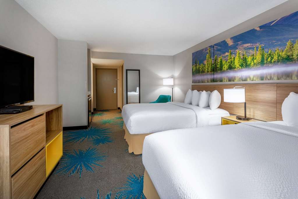 Days Inn & Suites by Wyndham Denver International Airport - photo 24