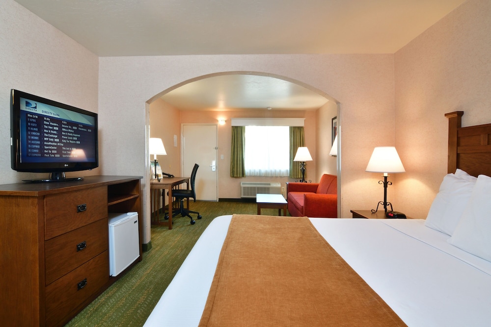 Lamplighter Inn & Suites at SDSU - photo 15