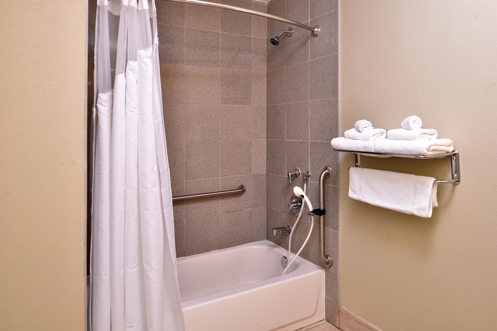 Americas Best Value Inn Memphis Airport - photo 16