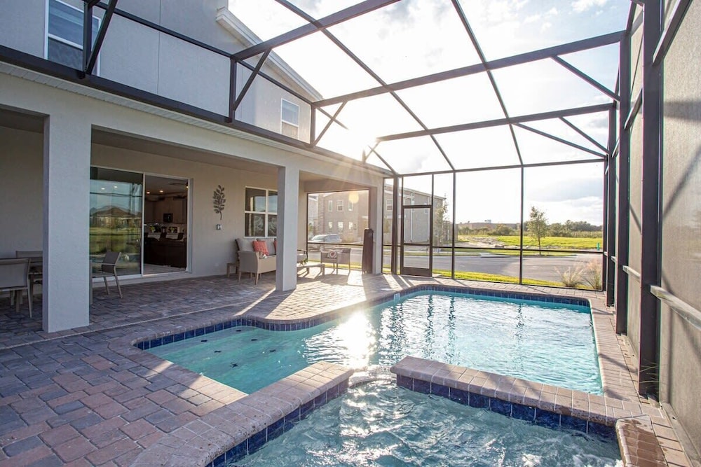 Fantastic Eight Bedrooms SF w Screened Pool at Storey Lake Resort 2887 - photo 35