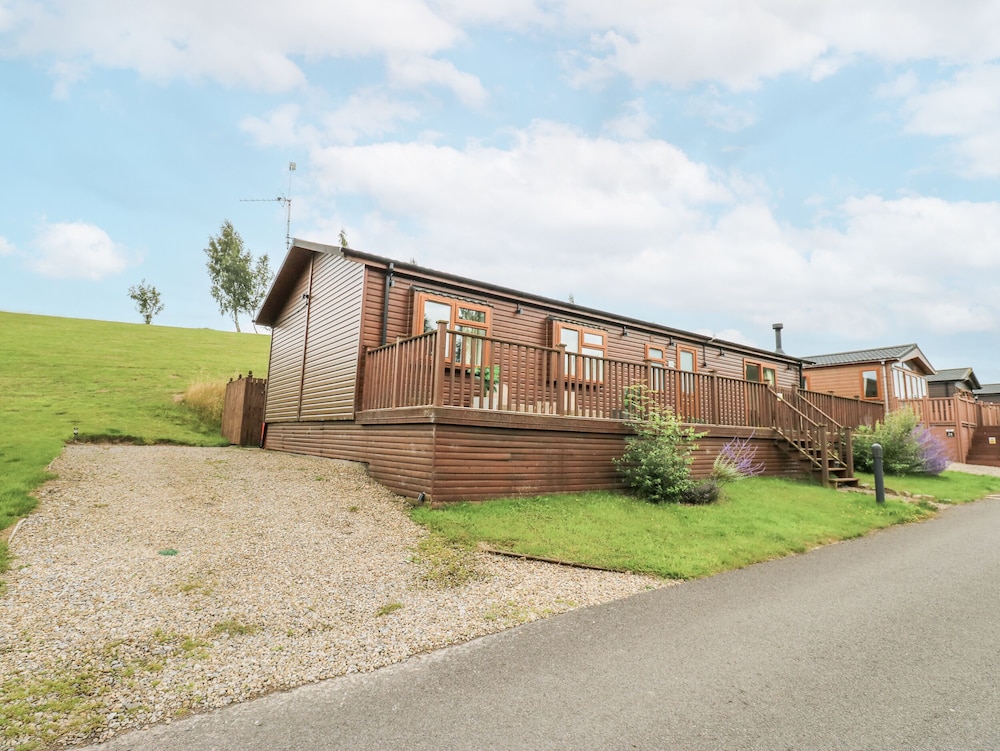Butterfly Lodge — 4-Star Luxury Hotel in Richmond, United Kingdom