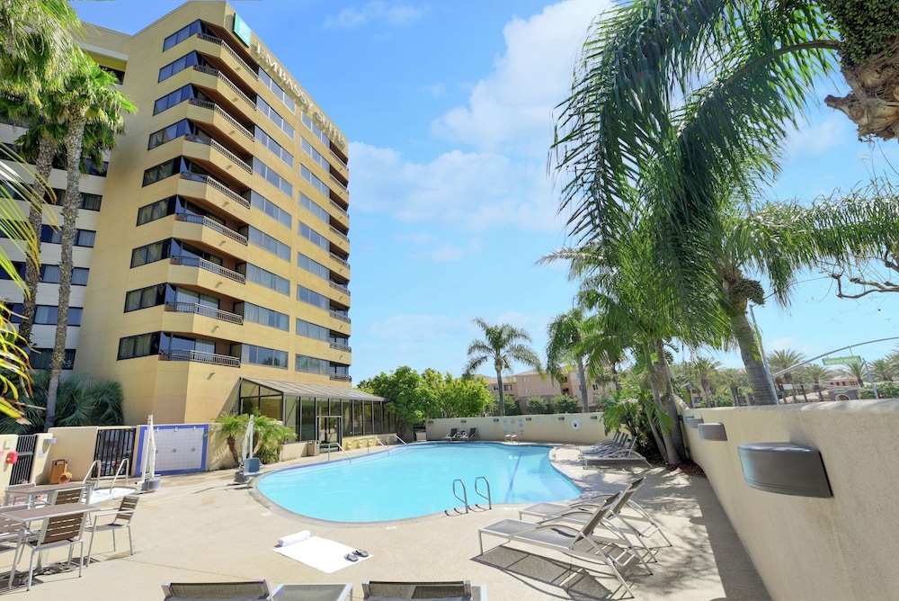 Embassy Suites by Hilton Anaheim Orange - photo 32
