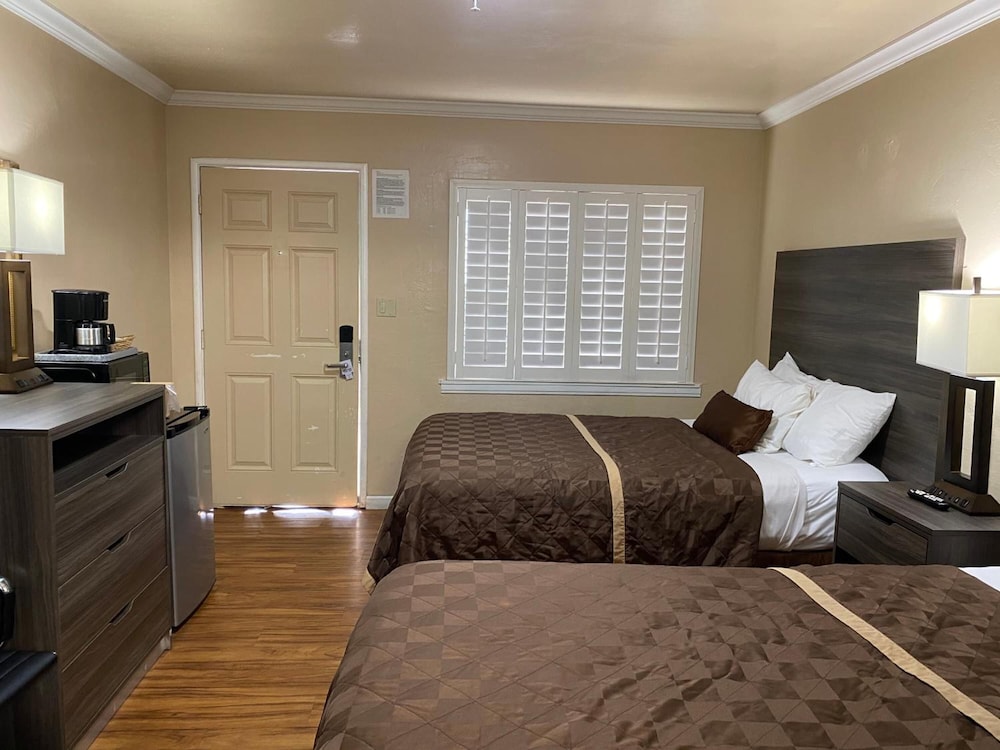 Holland Inn & Suites - photo 20
